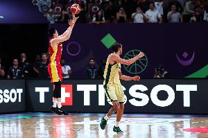 苏群：直接来一个暴扣！胡明轩绝杀失手！苏群：为什么打三分呢？