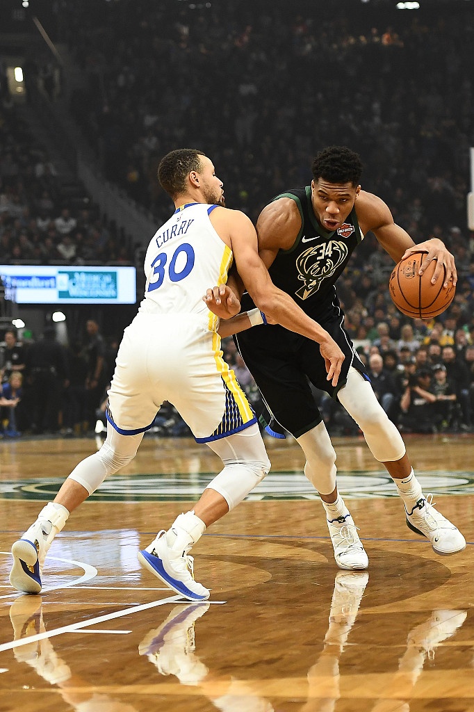 悬殊这么大？ESPN预测明天胜率：勇士62.6%占据大优势 雄鹿37.4%