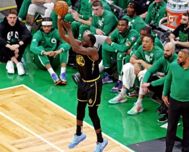 7年前科尔变阵救勇士 格林低迷发挥让他再临抉择